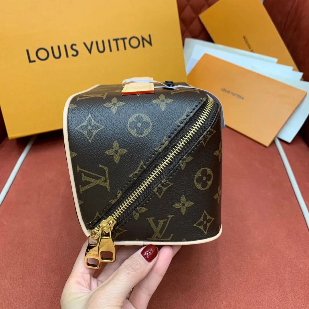 The Dopp handbag asasshop