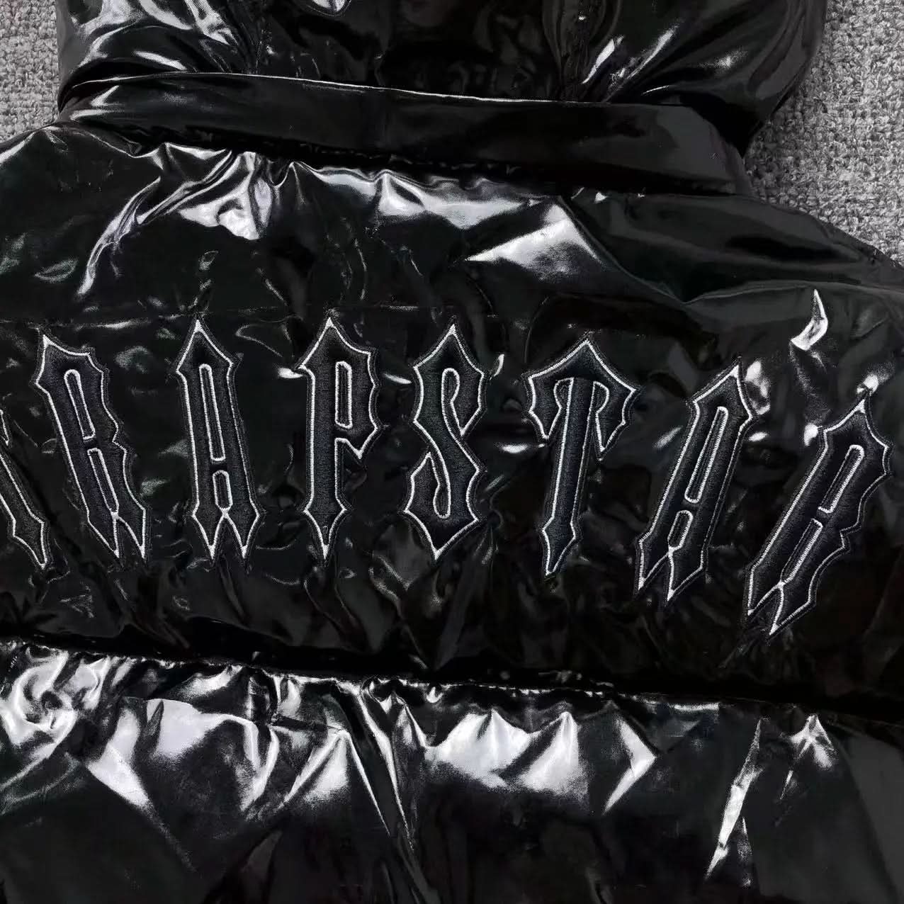 TRAPSTAR IRONGATE DETACHABLE HOODED PUFFER JACKET – SHINY BLACK asasshop
