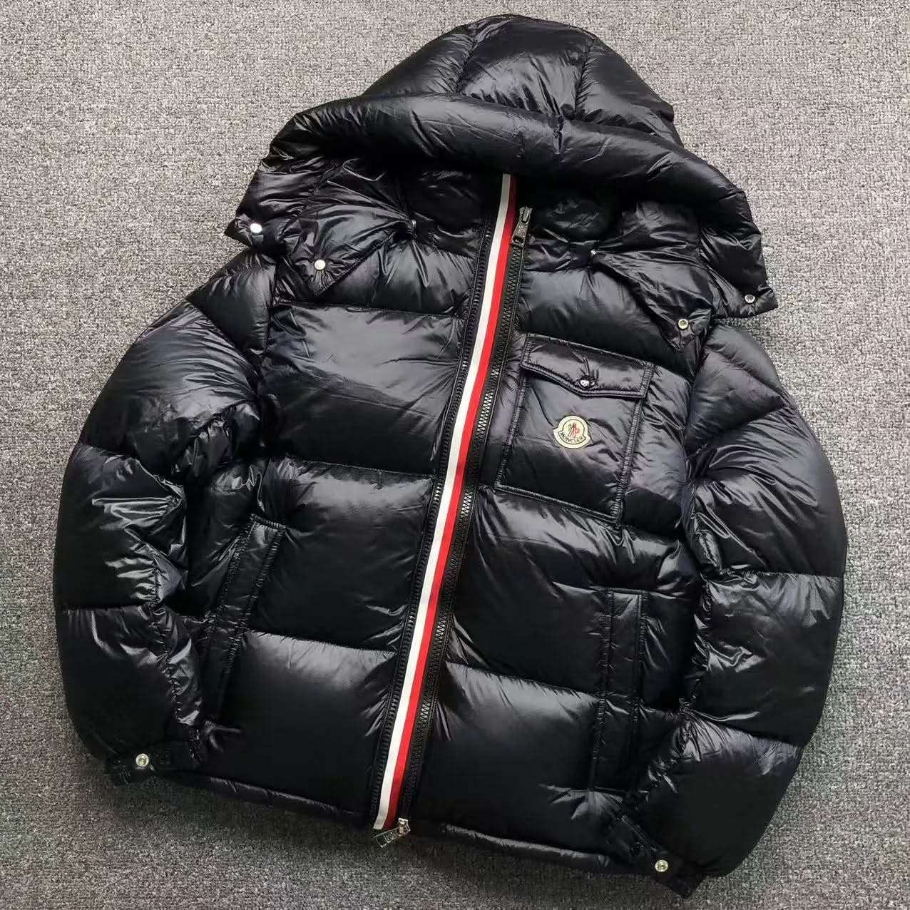 Black Montbeliard Down Jacket Moncler asasshop