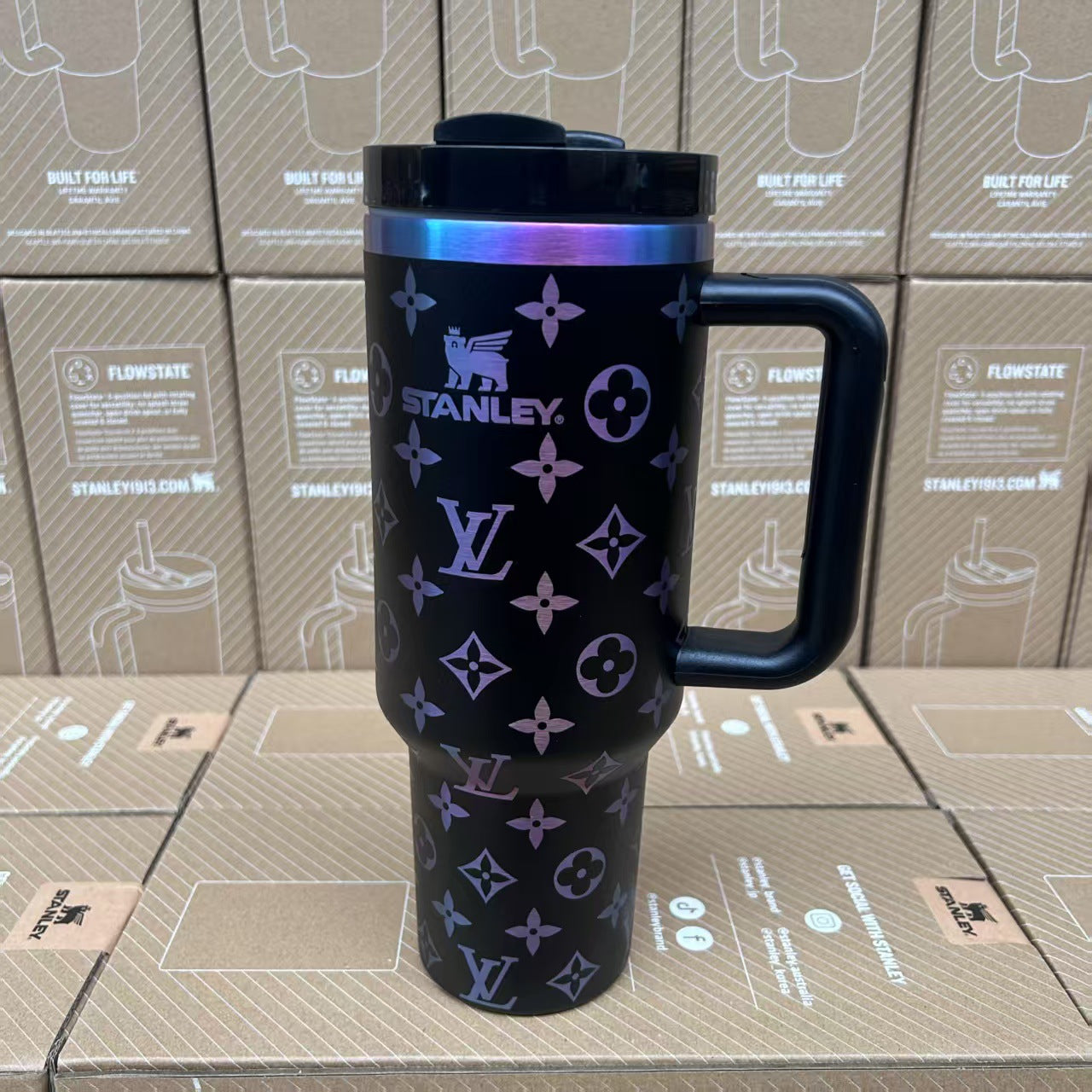 Stanley lv 40 oz Holographic Thermal Cup – Shine, Style, and Comfort in Every Sip