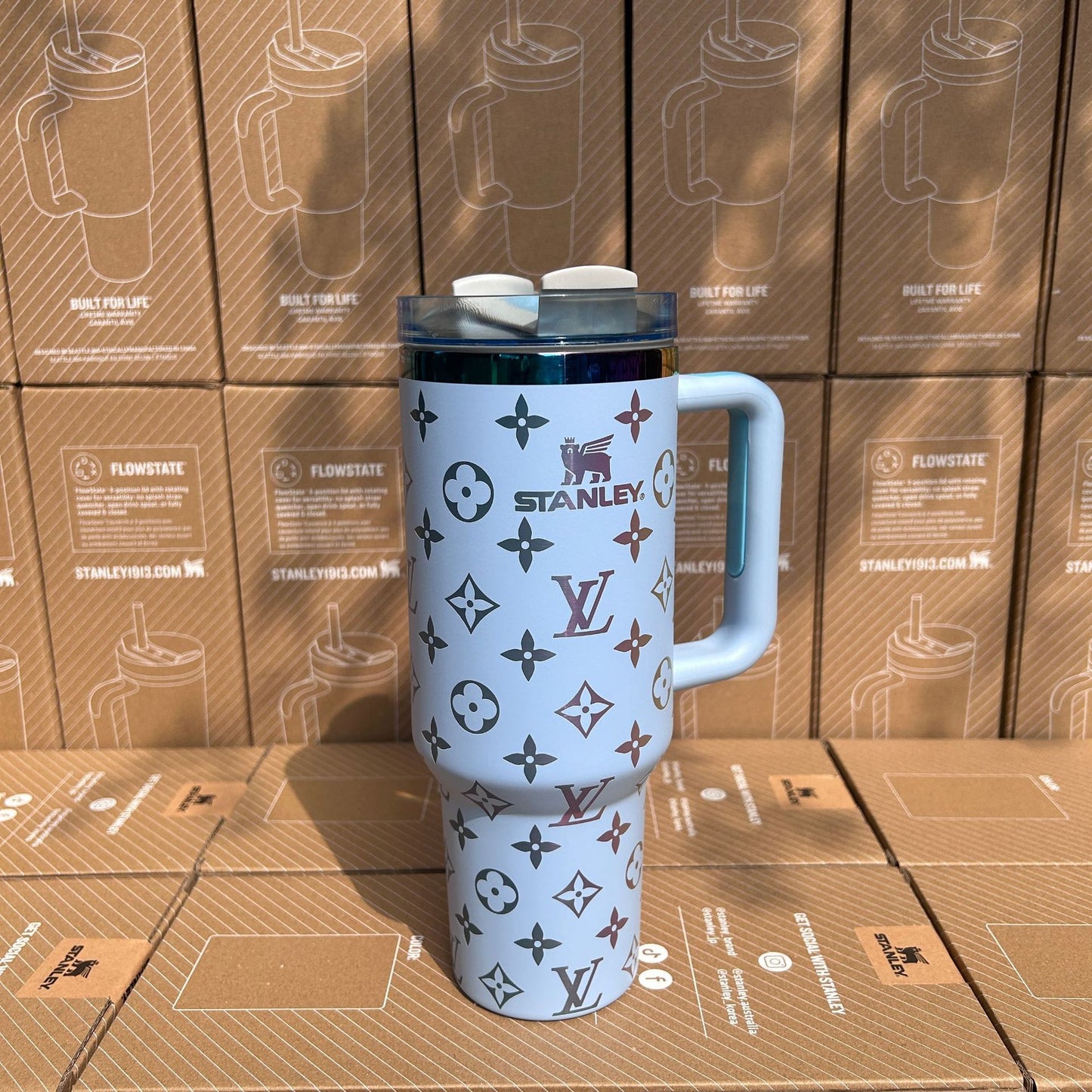 Stanley lv 40 oz Holographic Thermal Cup – Shine, Style, and Comfort in Every Sip