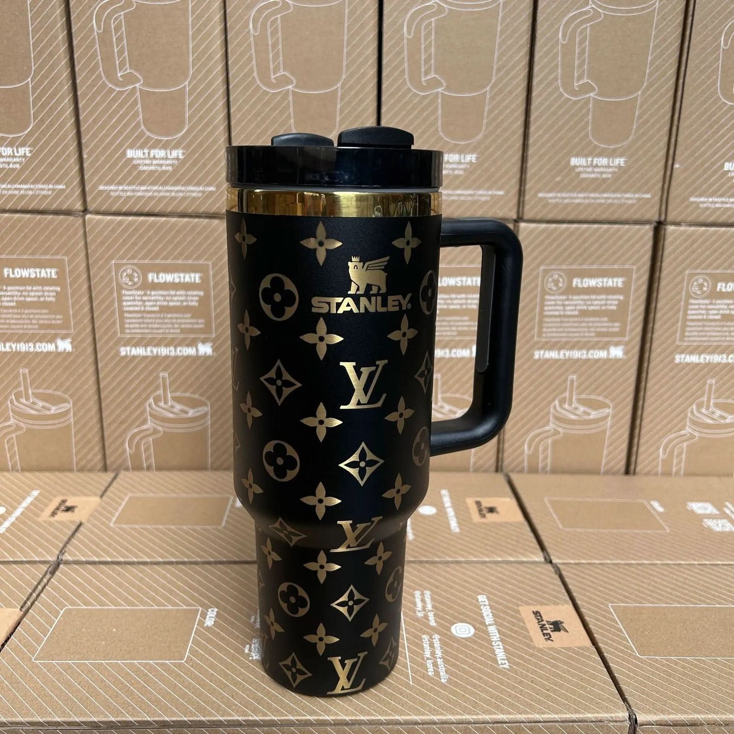 Stanley lv 40 oz Holographic Thermal Cup – Shine, Style, and Comfort in Every Sip asasshop