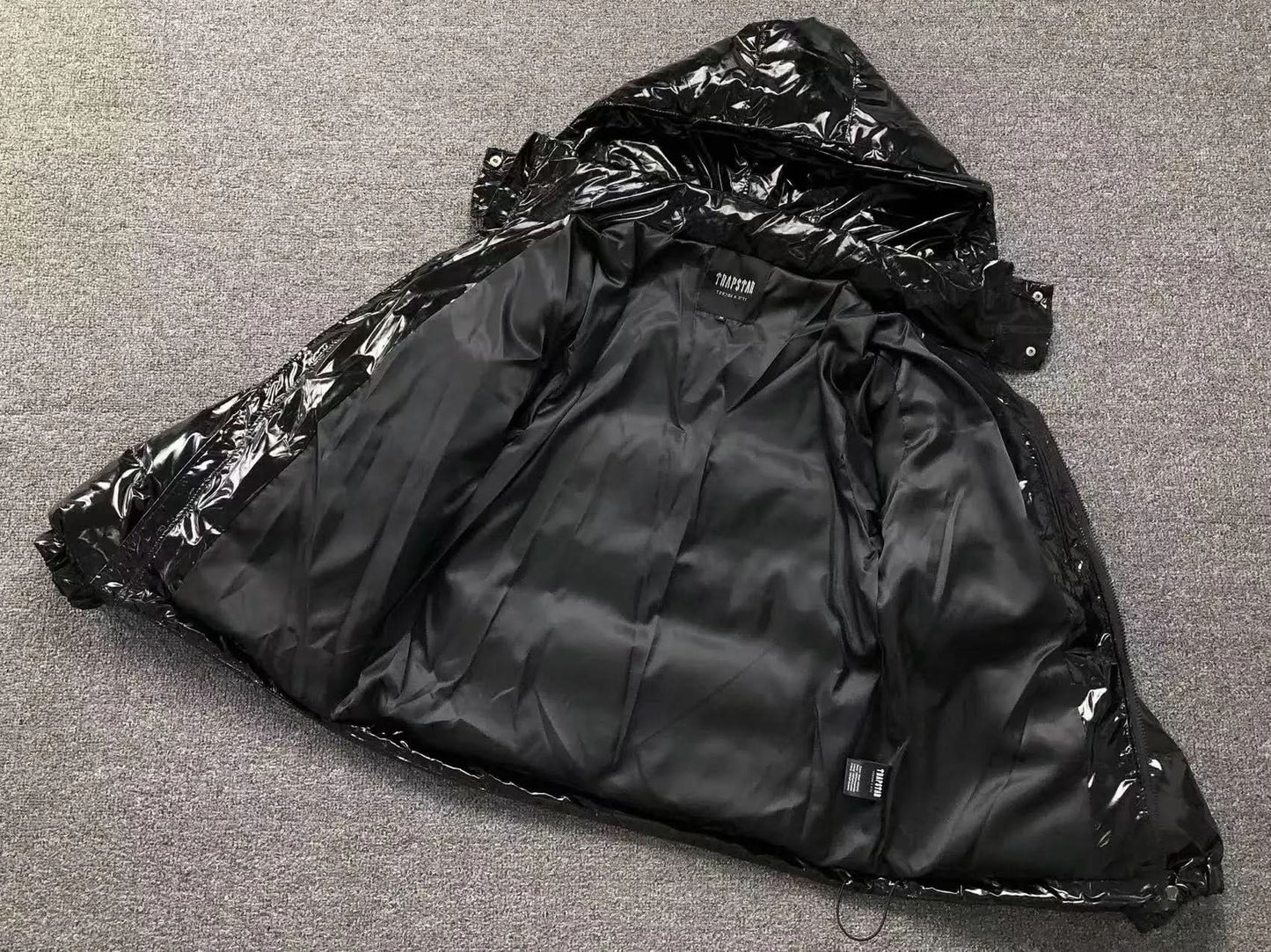 TRAPSTAR IRONGATE DETACHABLE HOODED PUFFER JACKET – SHINY BLACK asasshop