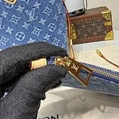 Neverfull Medium Handbag M13192 Blue Denim Chip Exclusive Duty-Free Channel asasshop