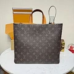 SHOPPER TOTE Medium Bag M13928 Monogram Full Leather Exclusive Duty-Free Channel asasshop