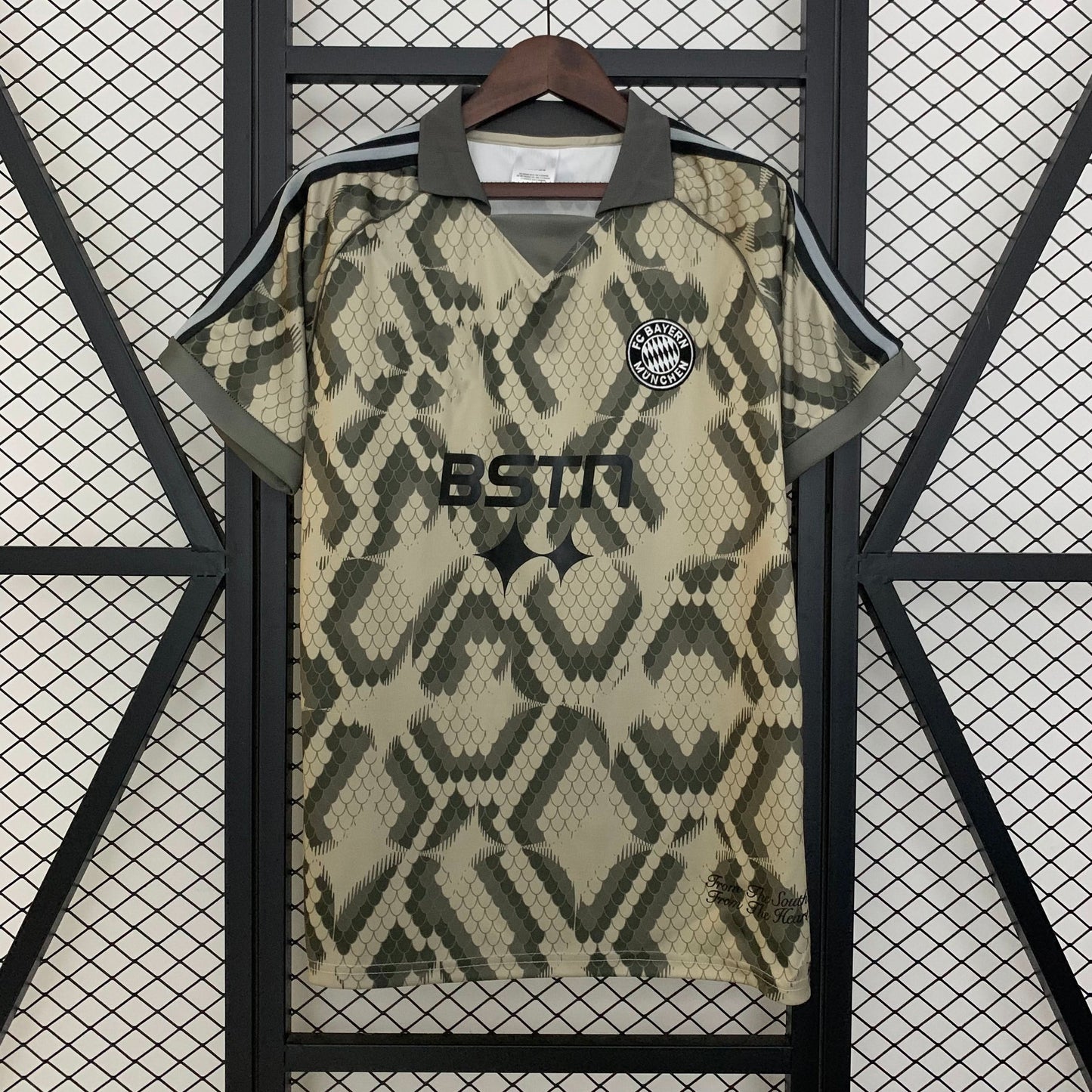 2025-26 Bayern Munich Special Snake pattern Size S-2XL asasshop