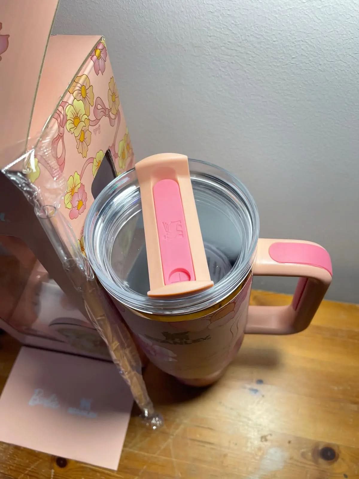 Stanley Barbie 40 oz h2.0 quencher asasshop