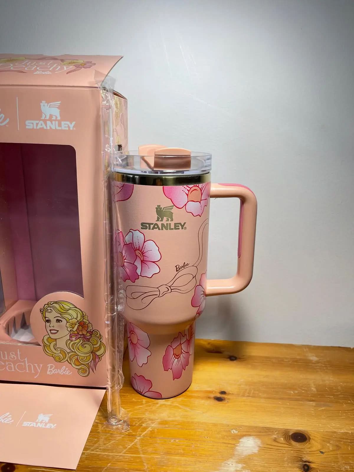 Stanley Barbie 40 oz h2.0 quencher asasshop