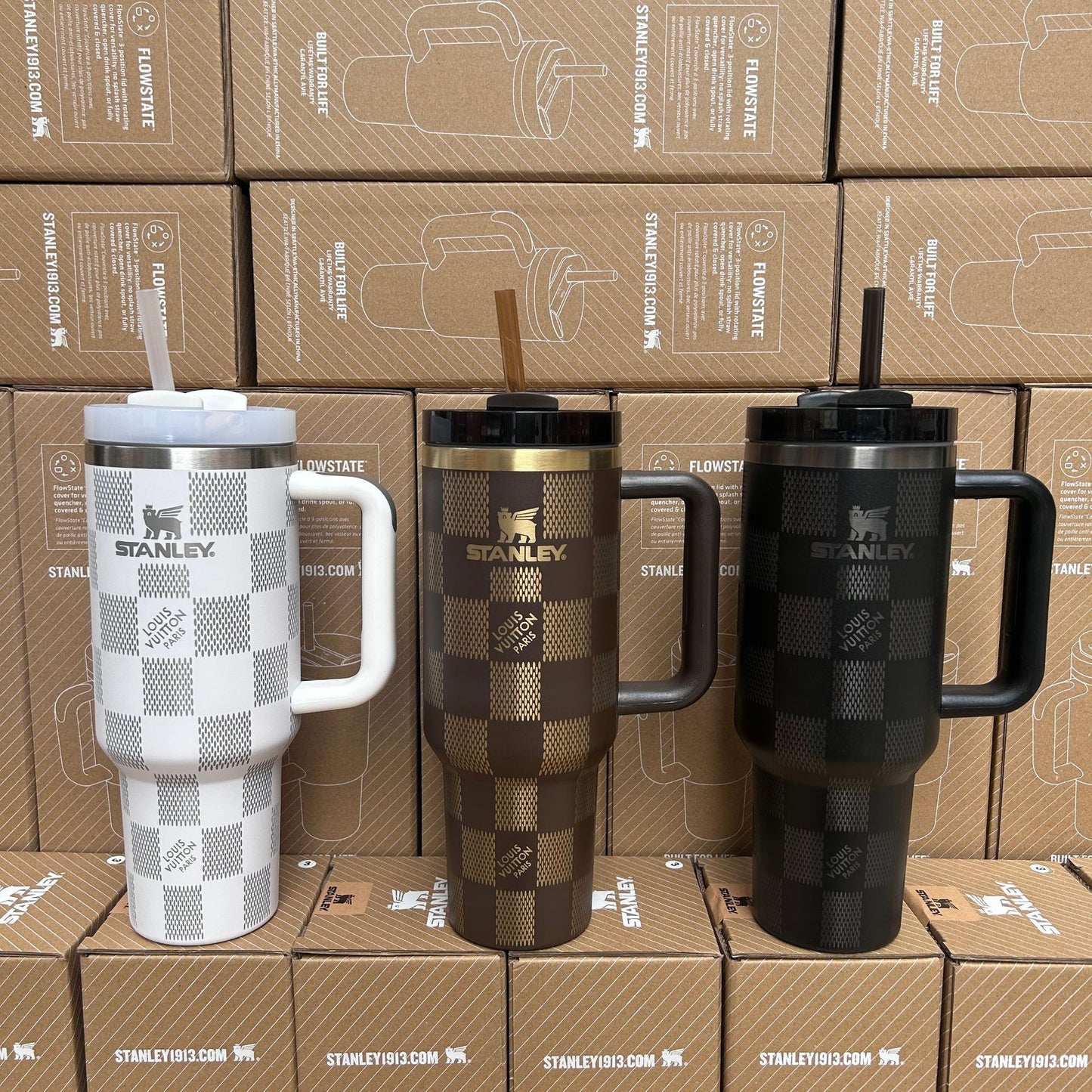 Stanley lv 40 oz Holographic Thermal Cup – Shine, Style, and Comfort in Every Sip