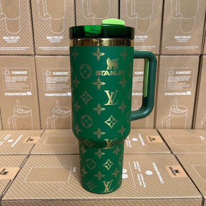 Stanley lv 40 oz Holographic Thermal Cup – Shine, Style, and Comfort in Every Sip